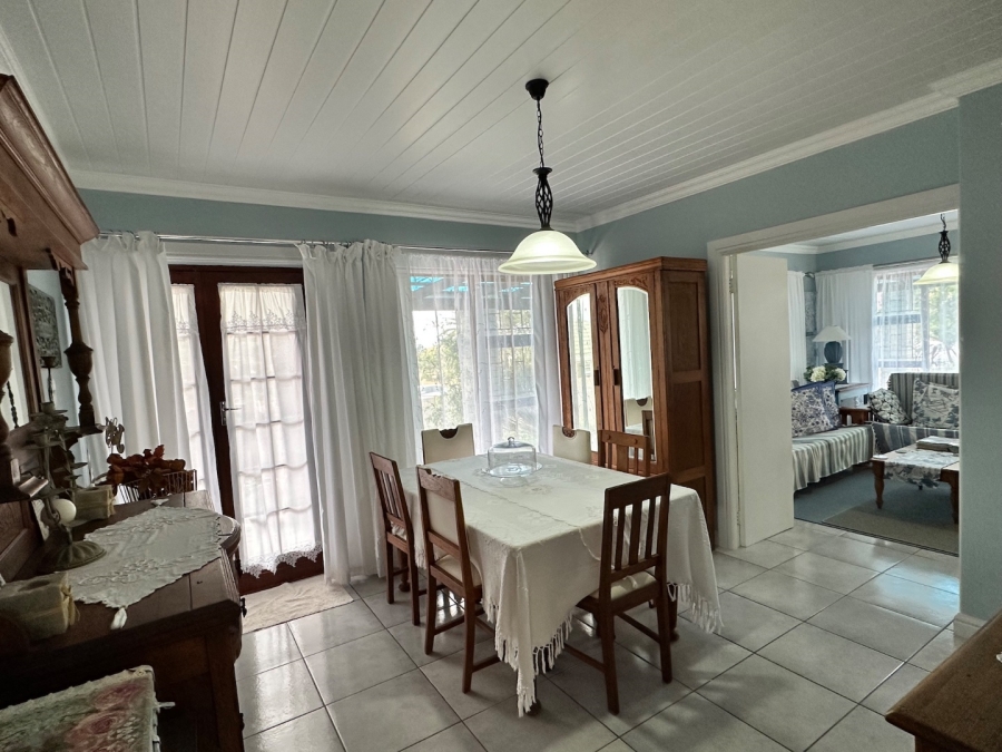 4 Bedroom Property for Sale in Hartenbos Heuwels Western Cape